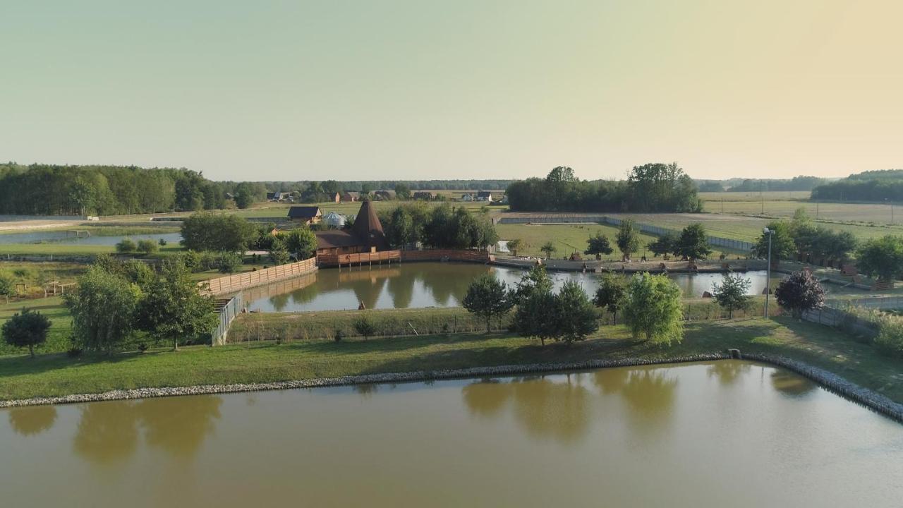Tatarska Zagroda - Agroturystyka Dolina Baryczy Noclegi - Domek Jelonek Кросніце Екстер'єр фото