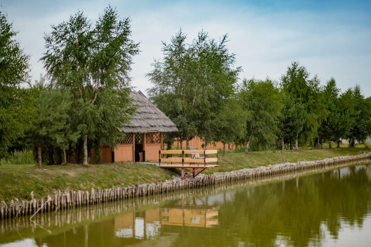 Tatarska Zagroda - Agroturystyka Dolina Baryczy Noclegi - Domek Jelonek Кросніце Екстер'єр фото